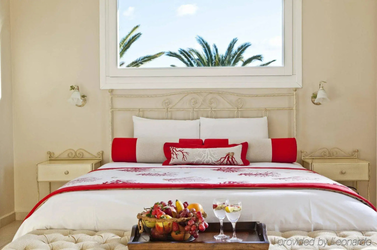 Finikas Hotel