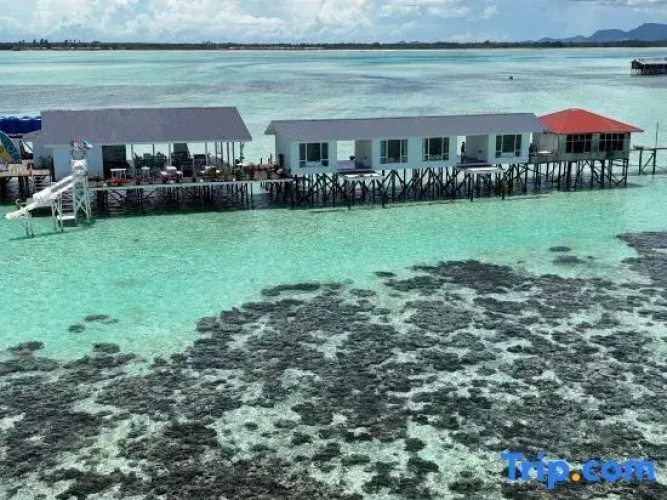 Bubblefish Water Villa