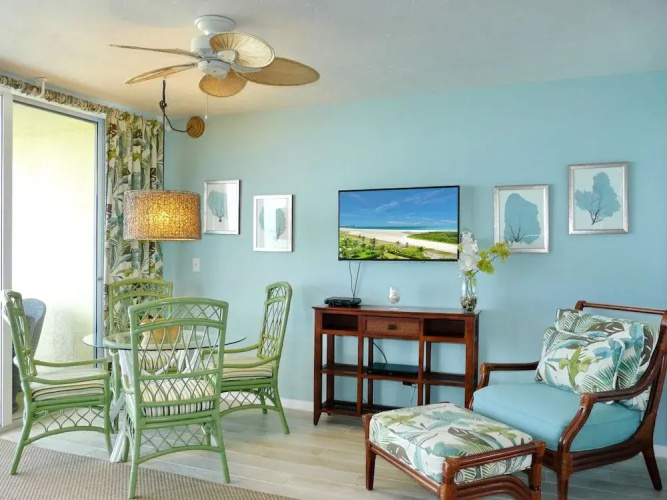 Unique Beachfront Condo With Panoramic Beach View