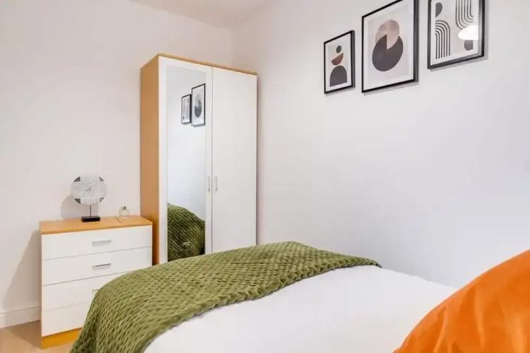 Night Stay - Alpha House