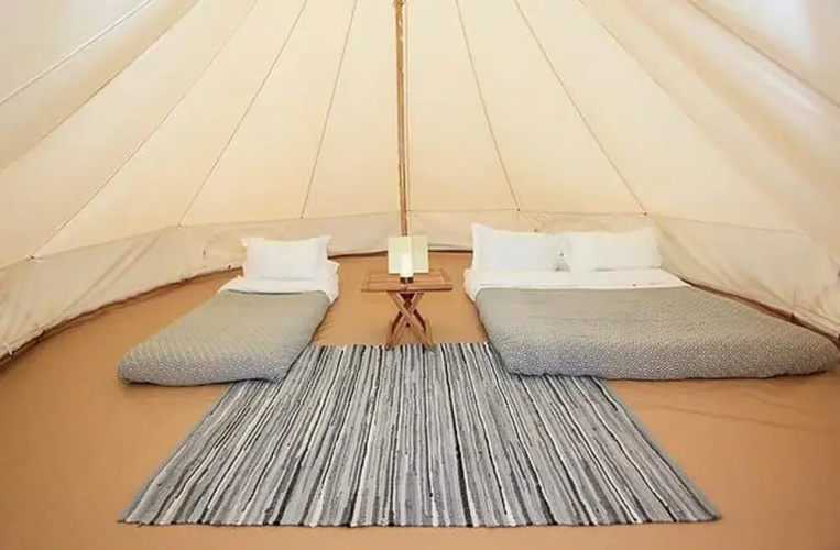 18 'izar' Bell Tent Glamping Anglesey