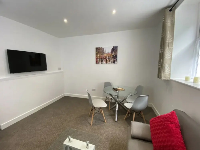 Octagon Apartment 2