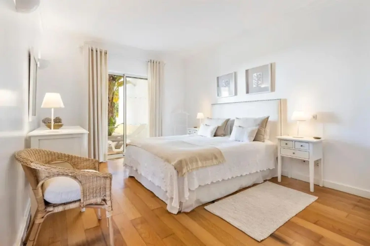 2 Bedrooms Villa
