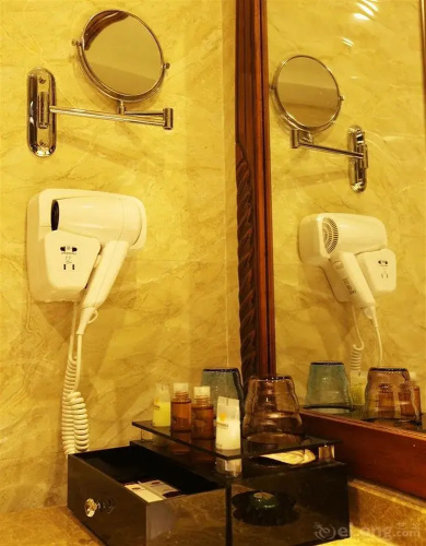 Yijia Hotel