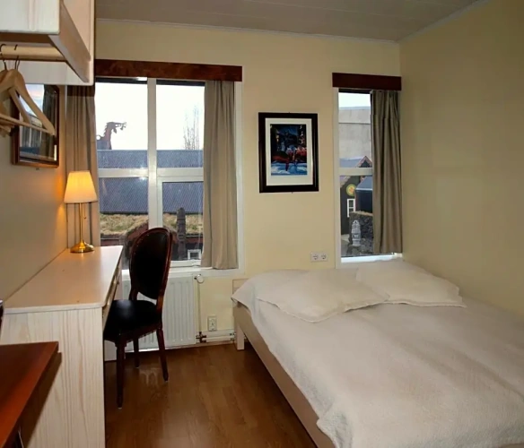 Standard Triple room with view