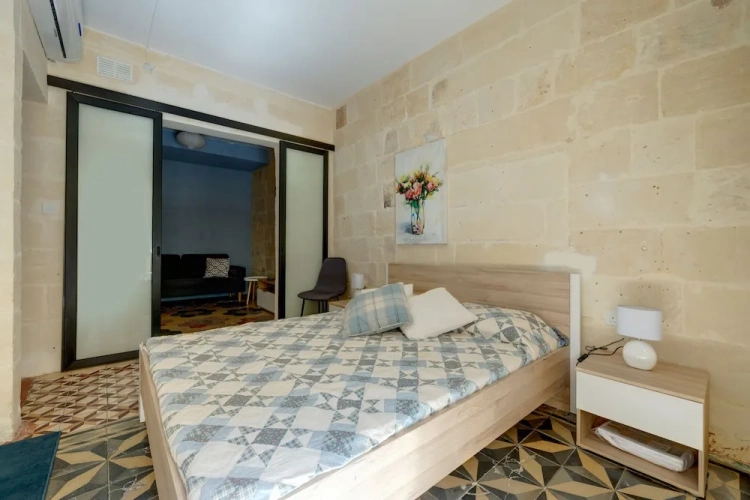 2 Bedrooms Apartment with balcony
