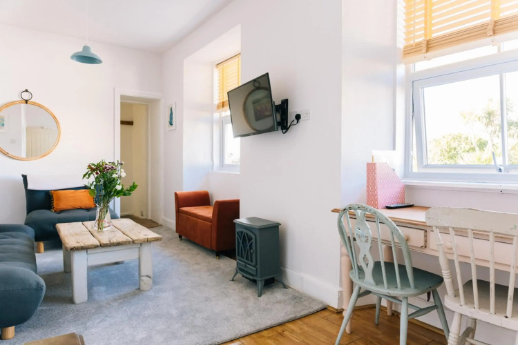 The Mexico Inn, Flat Two