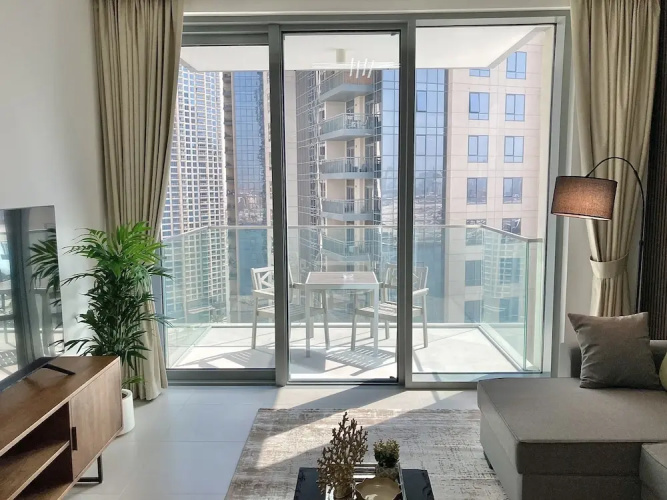 SuperHost - Stylish Apartment Facing Creek Harbour