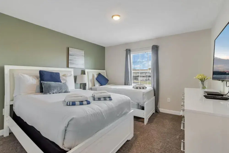 Amazing 4bdr w Pool Near Disney - 4914