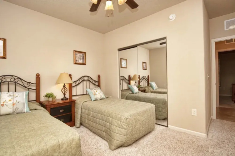 Bella Piazza - 4 Bedrooms Condo-4352BP