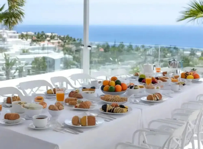 Luxury Oceanfront Villa in Arona