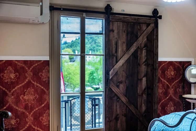 Standard Double room with city view