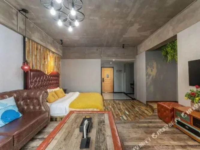 Standard Double room with city view