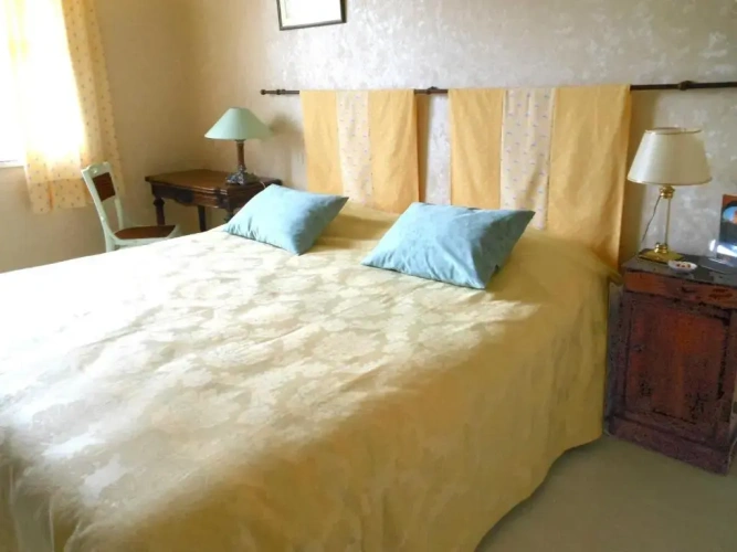Standard Twin room with garden view