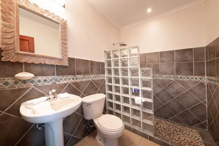 2br/2ba Unit in Exclusive Community