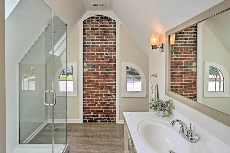 4 Bedrooms Cottage