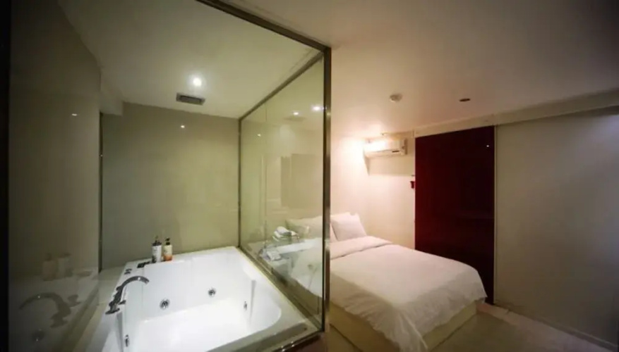 Gugi Motel