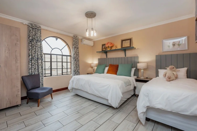 1 Bedroom Standard Family room with balcony