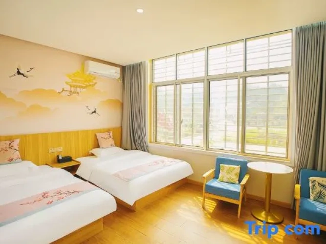 5 Bedrooms Suite