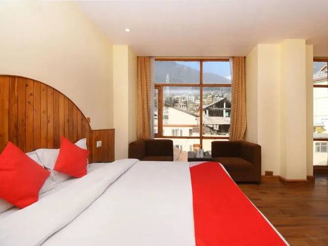 OYO 19322 Hotel Snow Flake