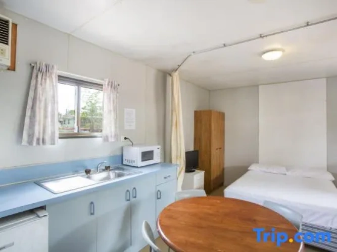 Economy Quadruple room