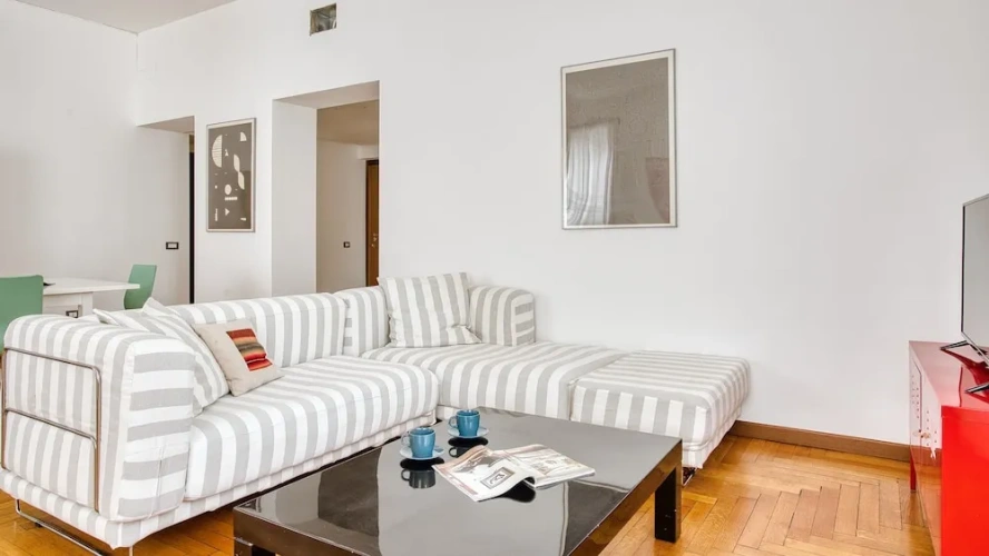 2 Bedrooms Apartment