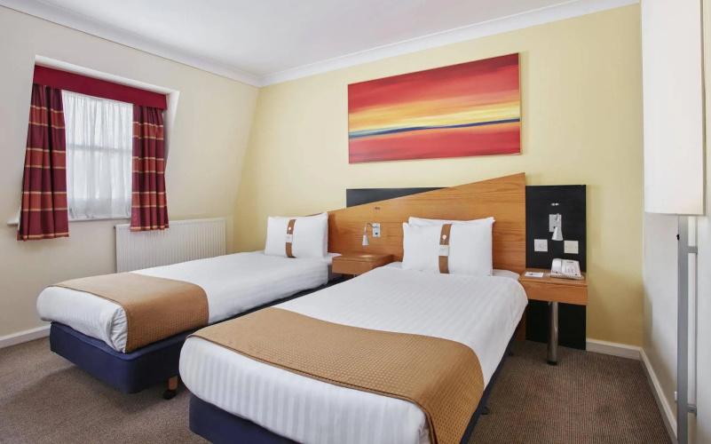Holiday Inn Express London - Victoria photo 7