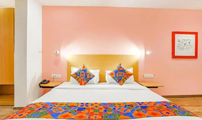 FabHotel Noida Grand