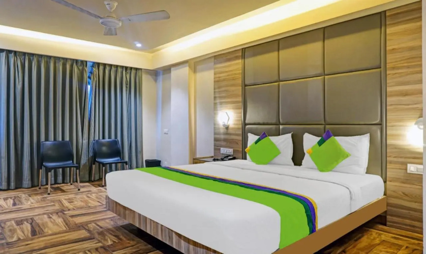 Treebo Classic Grande, Camp - Pune