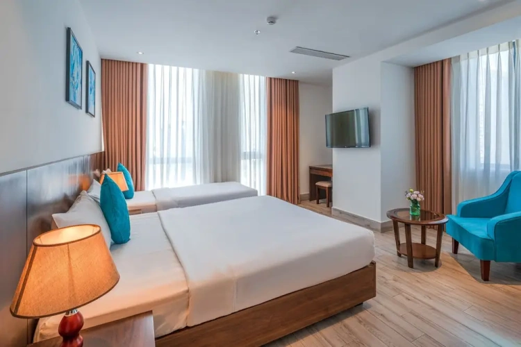 Standard Triple room