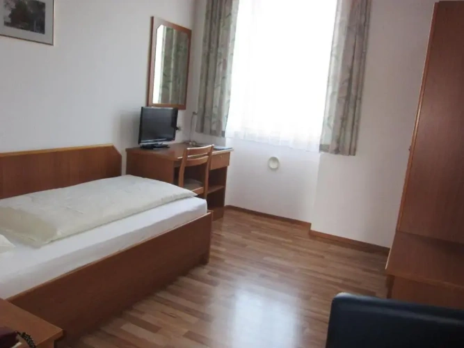 Standard Triple room with balcony