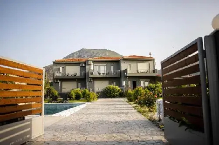 Isola Apartments