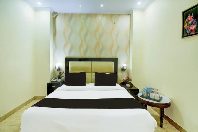 Luxury Stays With Pool Near Akshardham Temple