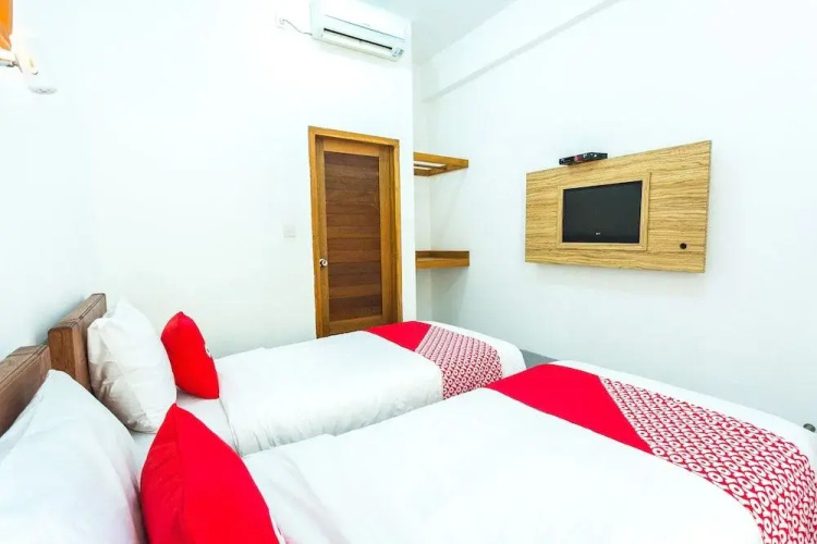 OYO 2408 Bc Inn