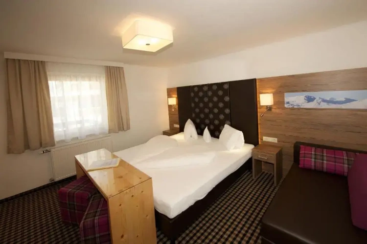 Standard Triple room with balcony