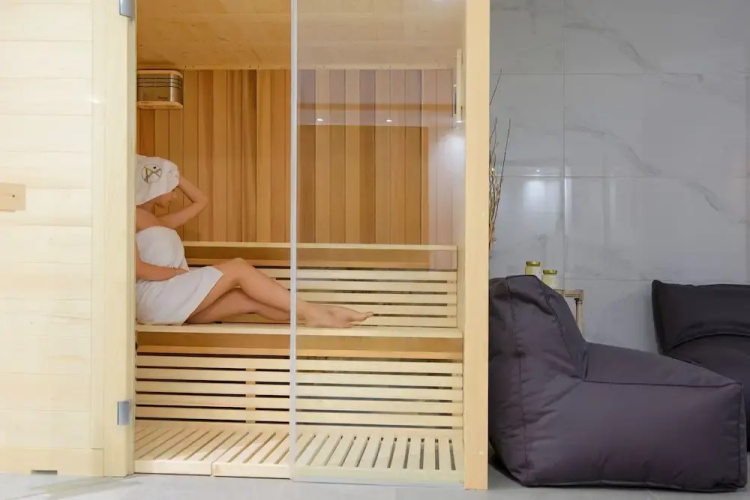 Akrolithos luxury suites