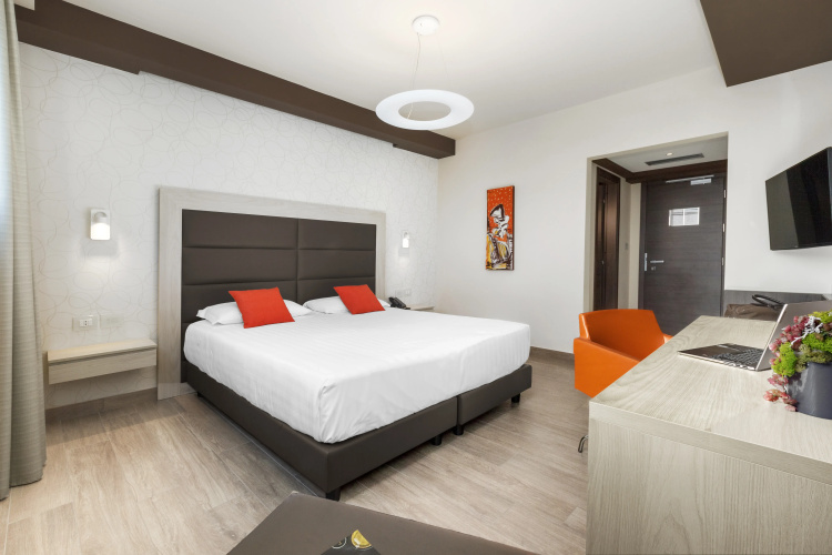 BHotel