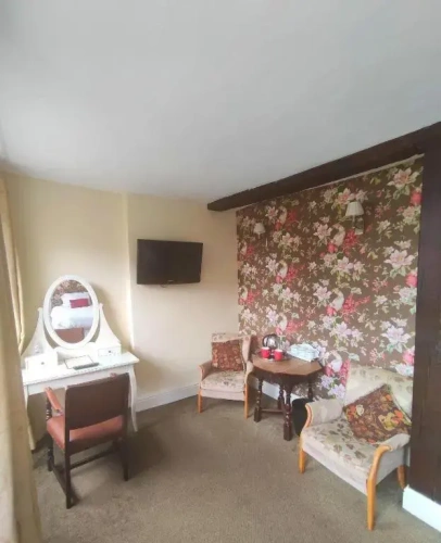 1 Bedroom Suite