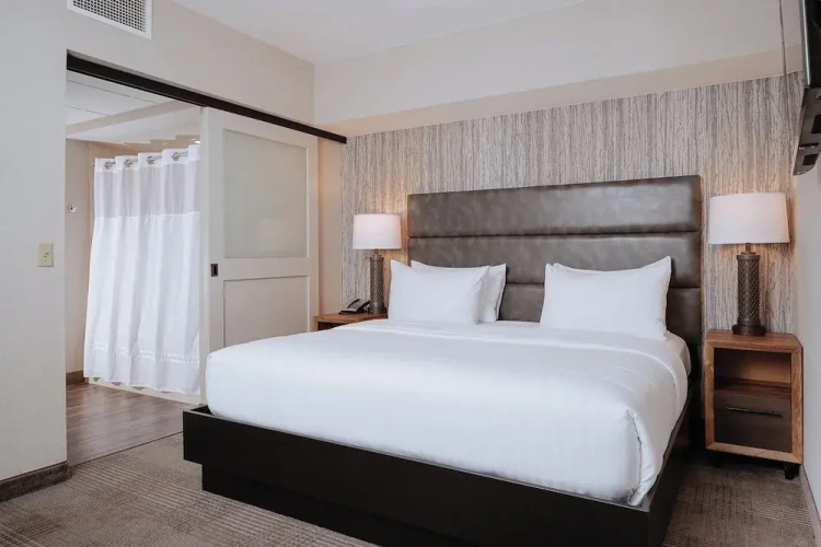 Deluxe Double room with courtyard view