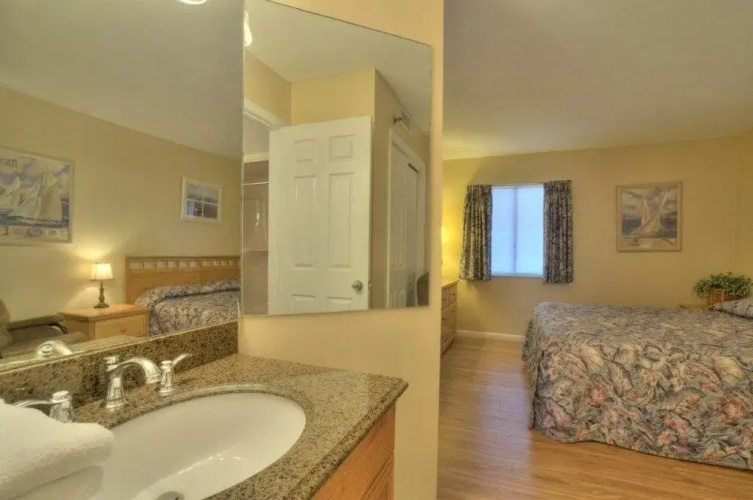 Ocean Forest 1912 Ocean Front 1 Br condo by RedAwning