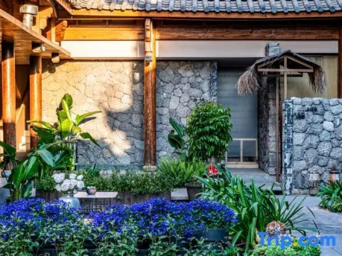 Eight Leaves · ORI Designer Resort