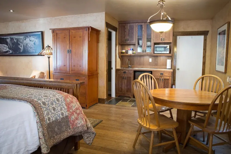 Canyon Vista Lodge