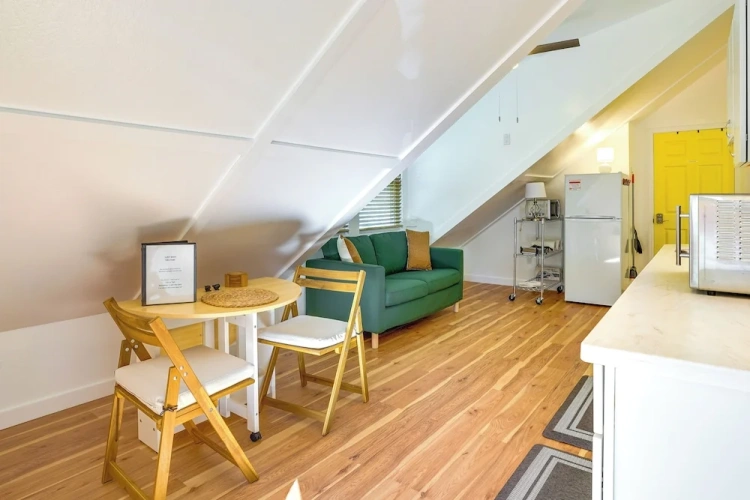 1 Bedroom Apartment with balcony