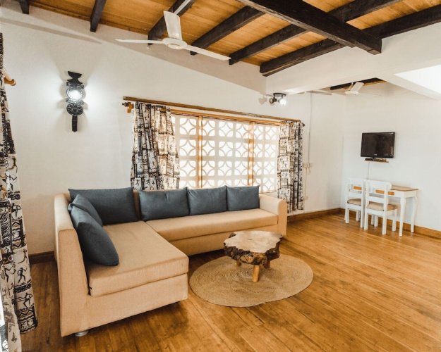 Bahari Beach Hostel
