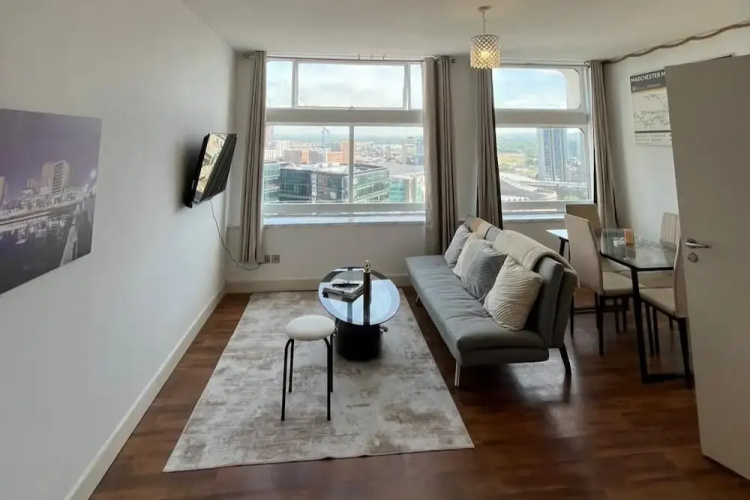 City Centre & Parking 2 Bed Ap