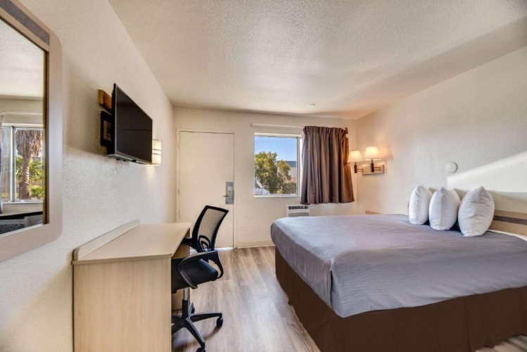 Standard Sextuple room