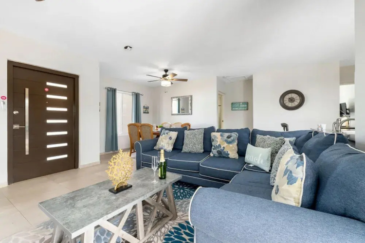 3BR Villa Central Location Private Pool Patio