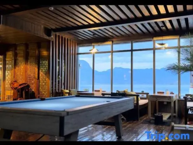 No.27 Cafe & Bar