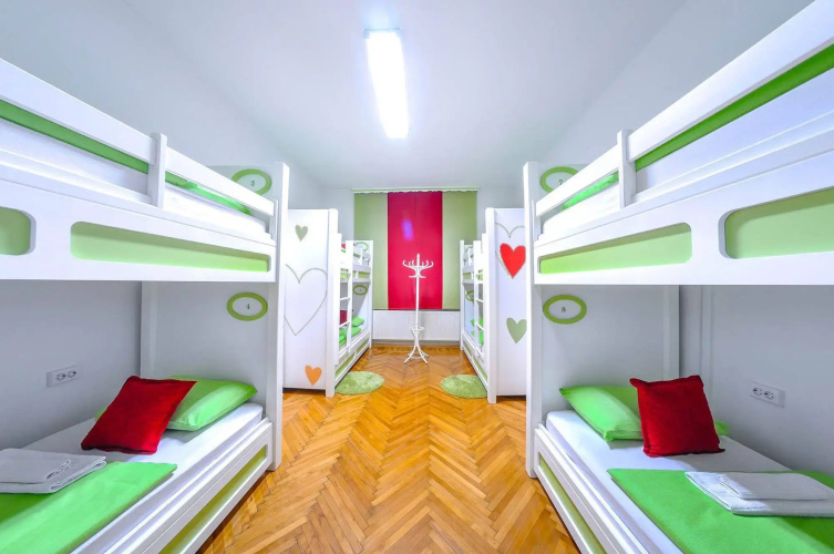 Hostel For Me