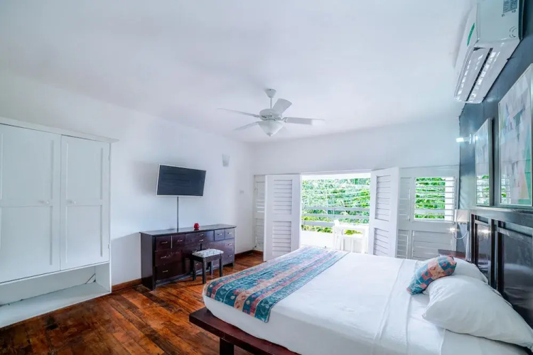 Negril Beach Club